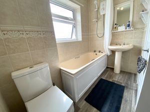 Bathroom/WC- click for photo gallery